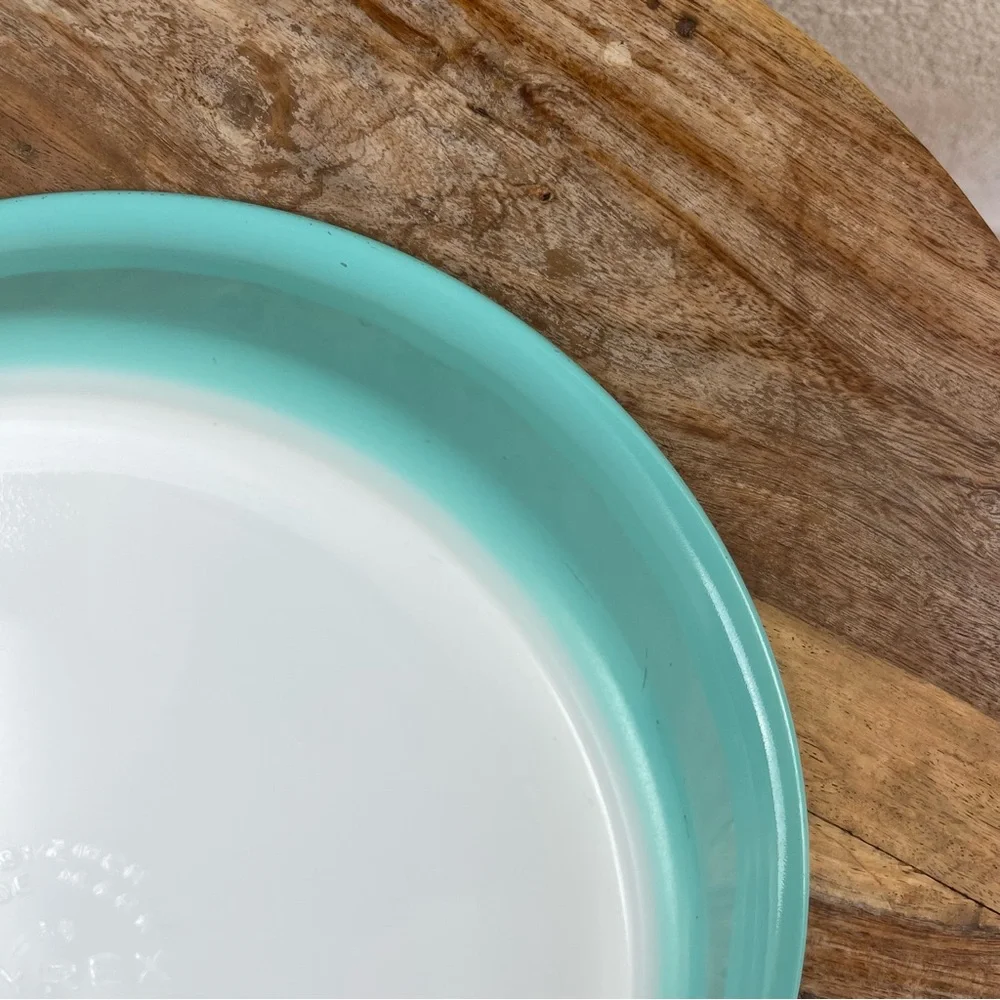 Vintage l 50s Pyrex Ovenware Milk Glass Round Rockabilly Pie Quiche Baking Dish